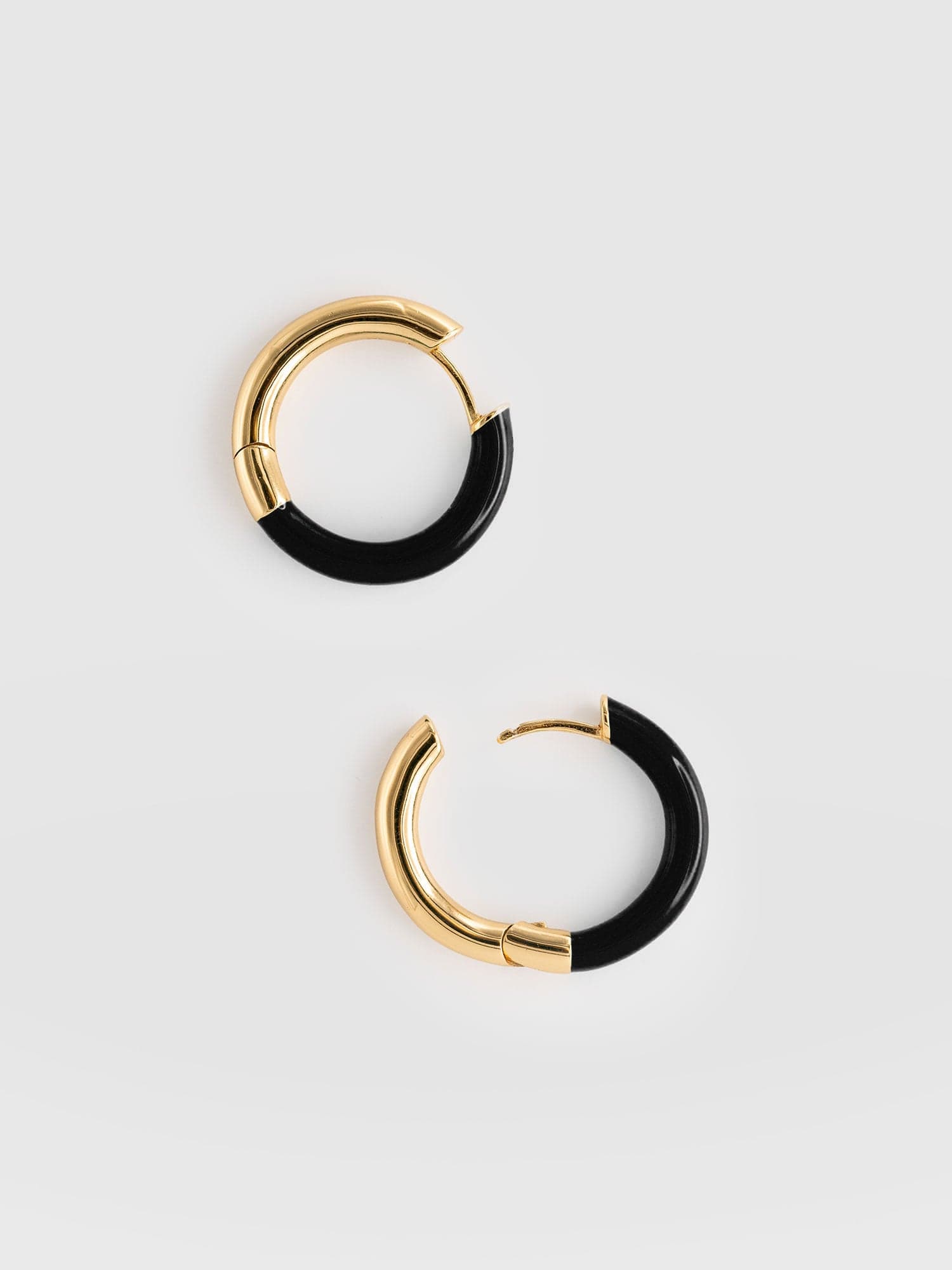Enamel Stripe Charm Necklace Gold and Black - Women's Jewellery | Saint + Sofia® USA